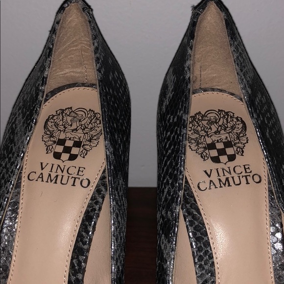 Elegant Vince Camuto High Heels (3 inches) - Picture 4 of 6